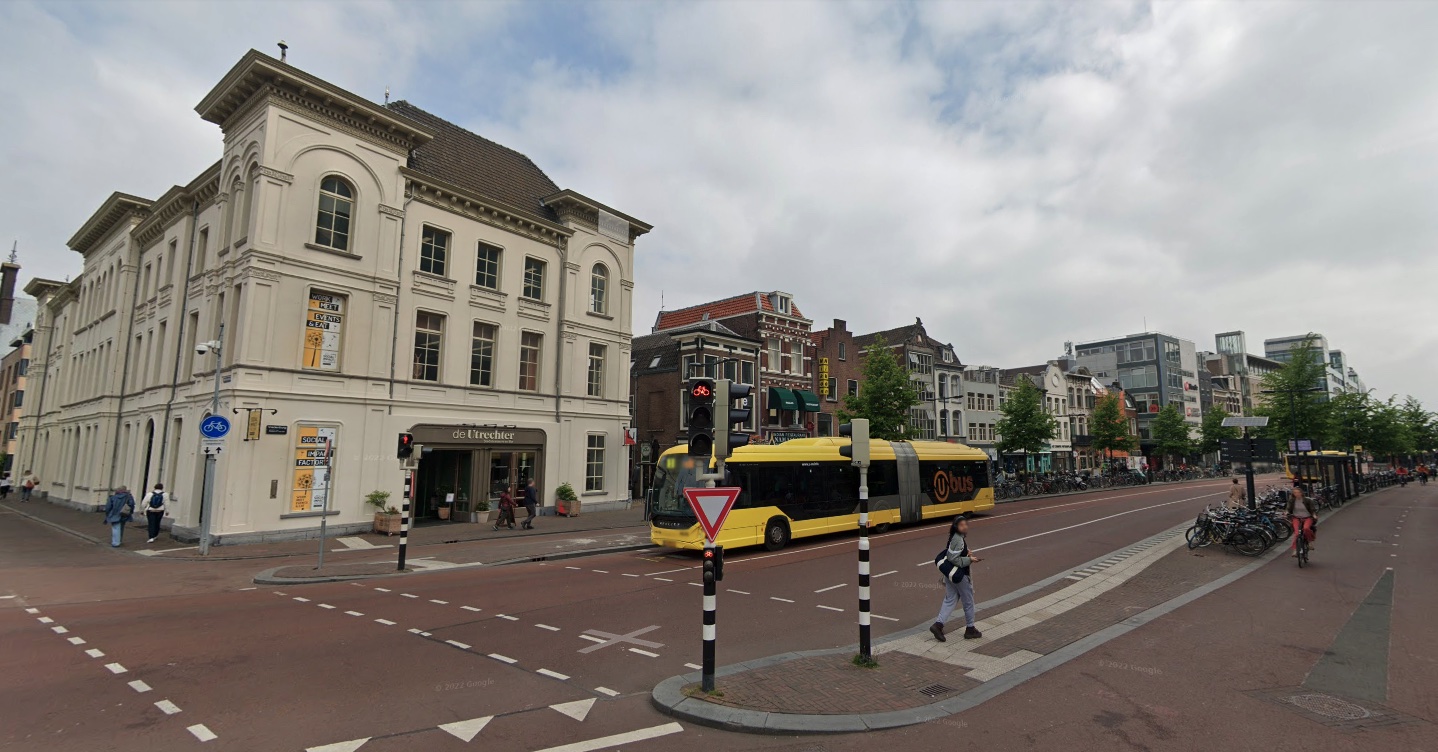 Vredenbrug met daarop De Utrechter.