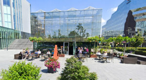 The Green House gezien vanaf Croeselaan in Utrecht